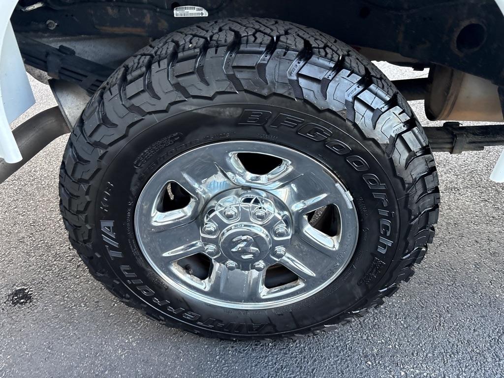 RAM 3500 Tradesman 4x4 Crew Cab 8' Box 2023