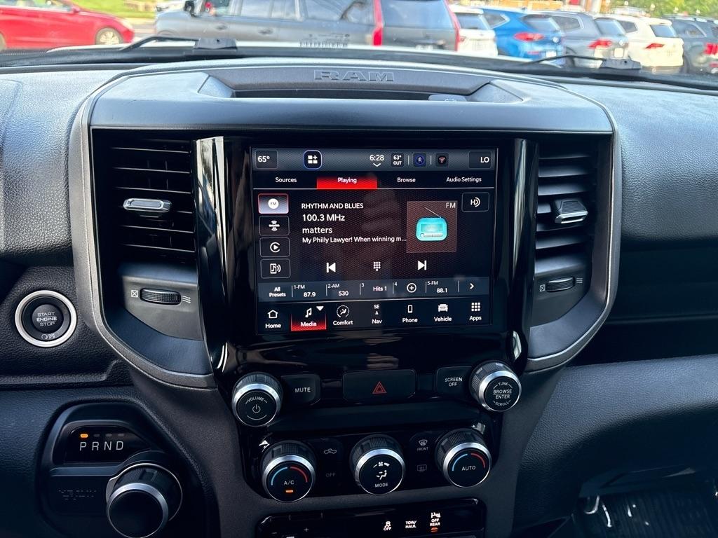 RAM 3500 Tradesman 4x4 Crew Cab 8' Box 2023