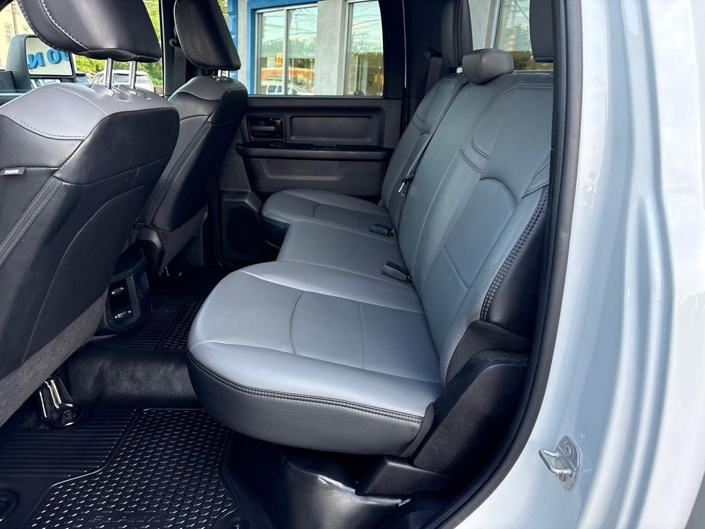 RAM 3500 Tradesman 4x4 Crew Cab 8' Box 2023