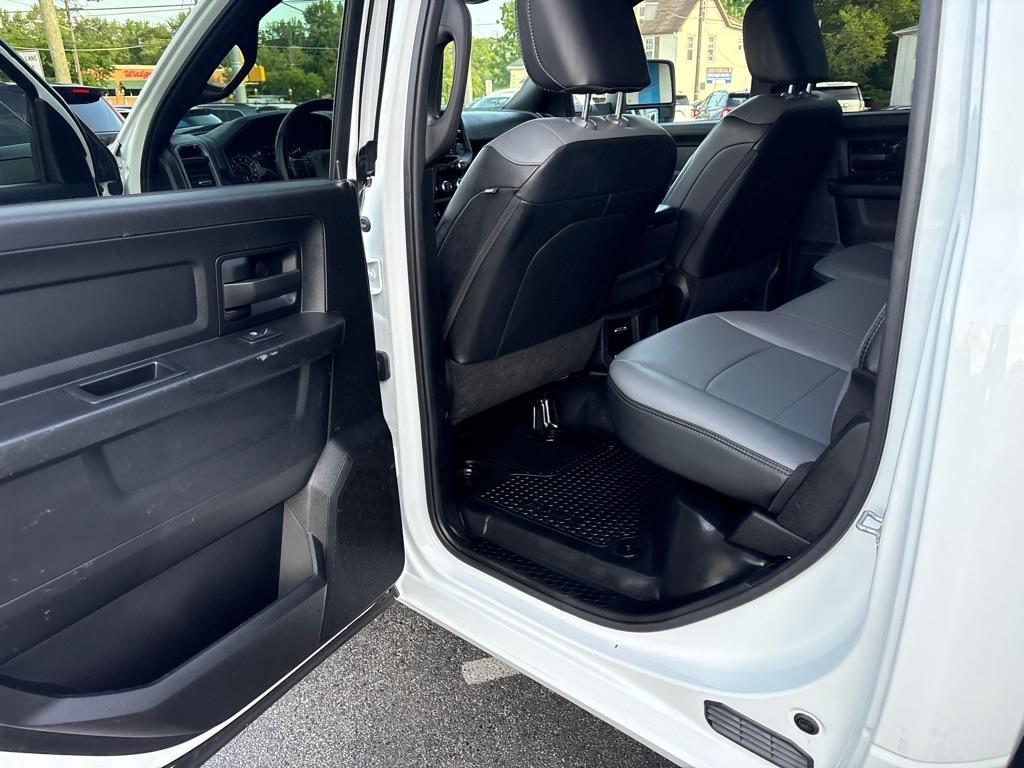 RAM 3500 Tradesman 4x4 Crew Cab 8' Box 2023