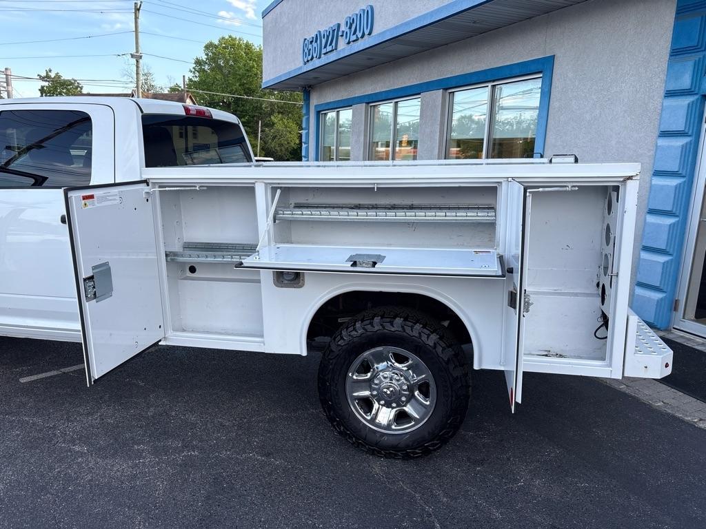RAM 3500 Tradesman 4x4 Crew Cab 8' Box 2023