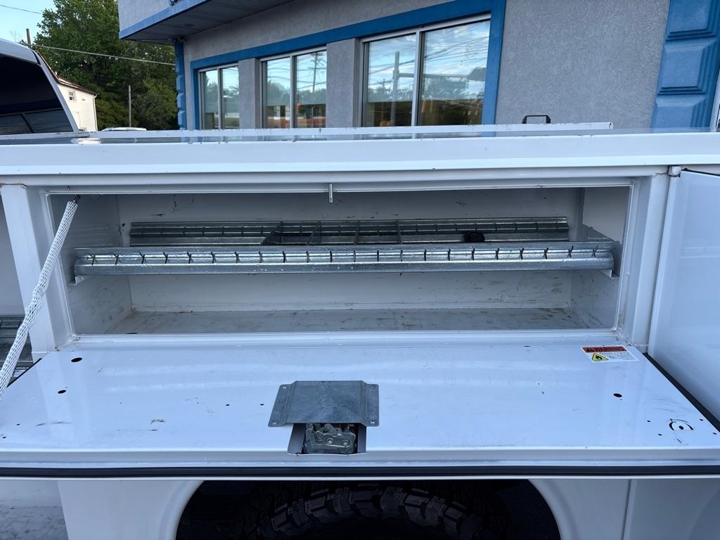 RAM 3500 Tradesman 4x4 Crew Cab 8' Box 2023