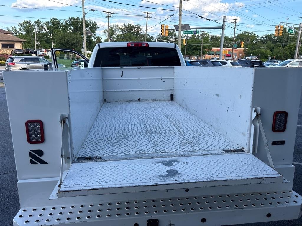 RAM 3500 Tradesman 4x4 Crew Cab 8' Box 2023