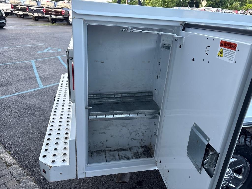 RAM 3500 Tradesman 4x4 Crew Cab 8' Box 2023