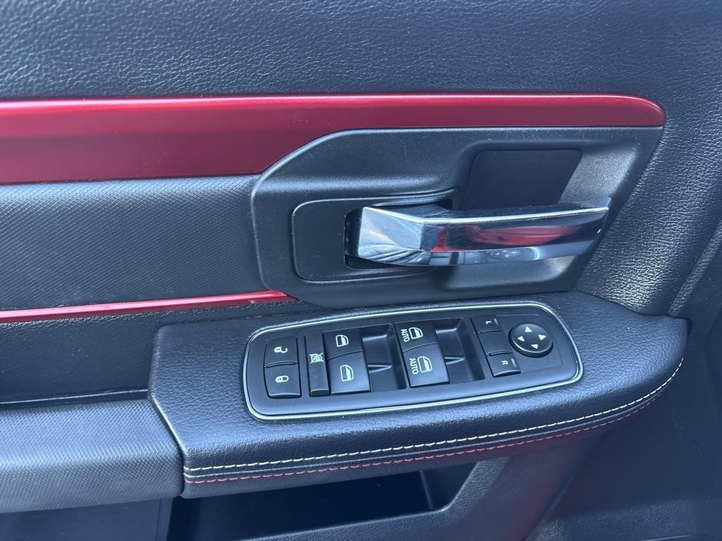 RAM 1500 Rebel 4x4 Crew Cab 5'7" Box 2017