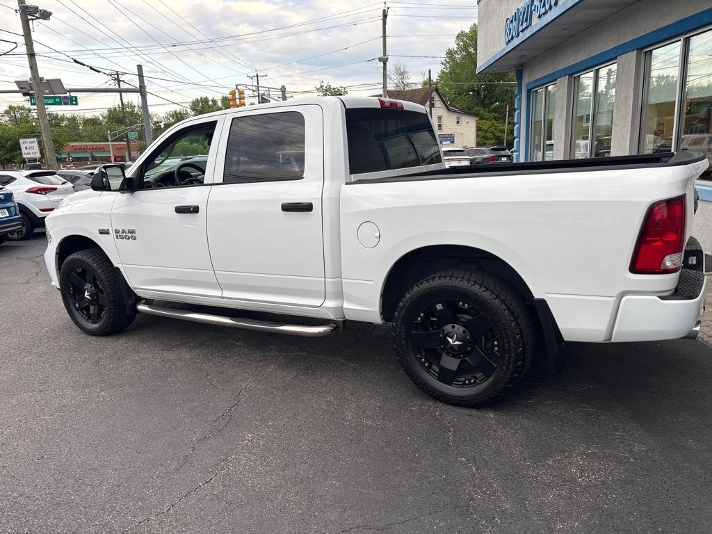 RAM 1500 2WD Crew Cab 140.5" Express 2015
