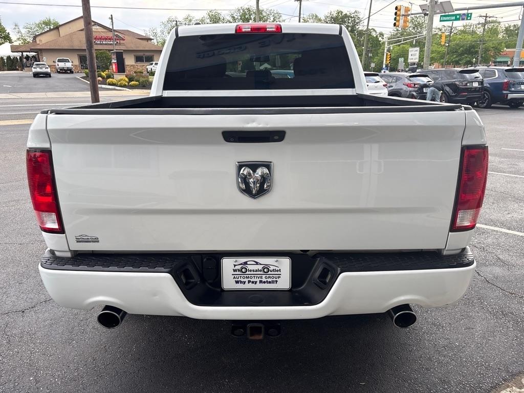 RAM 1500 2WD Crew Cab 140.5" Express 2015