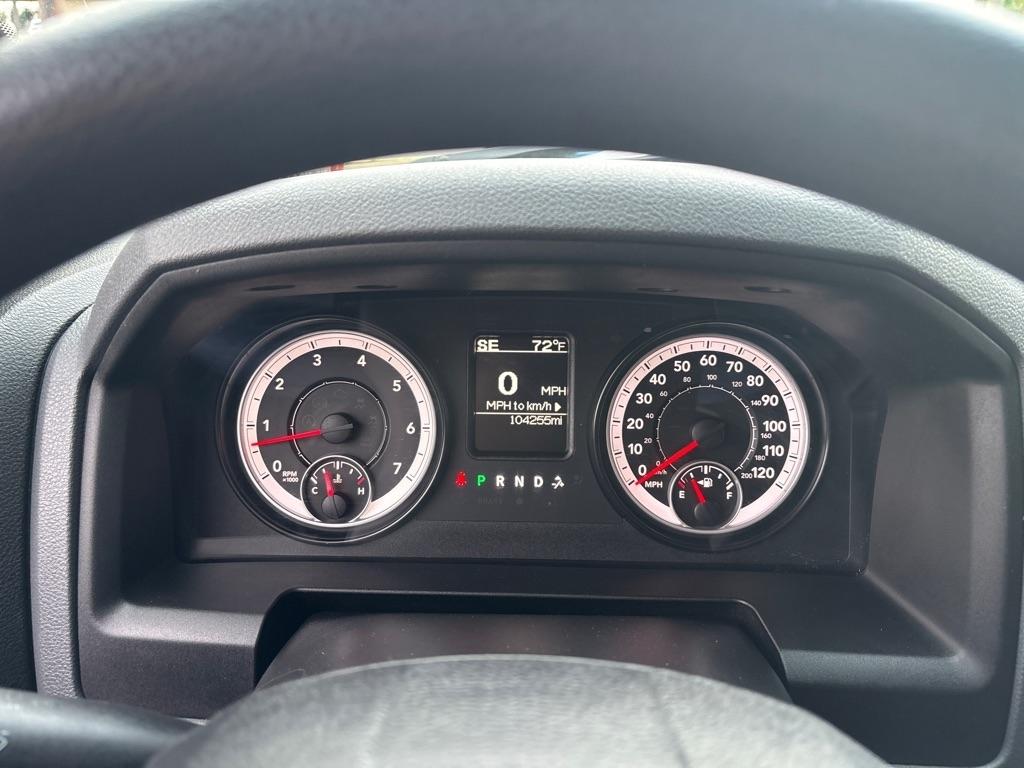 RAM 1500 2WD Crew Cab 140.5" Express 2015