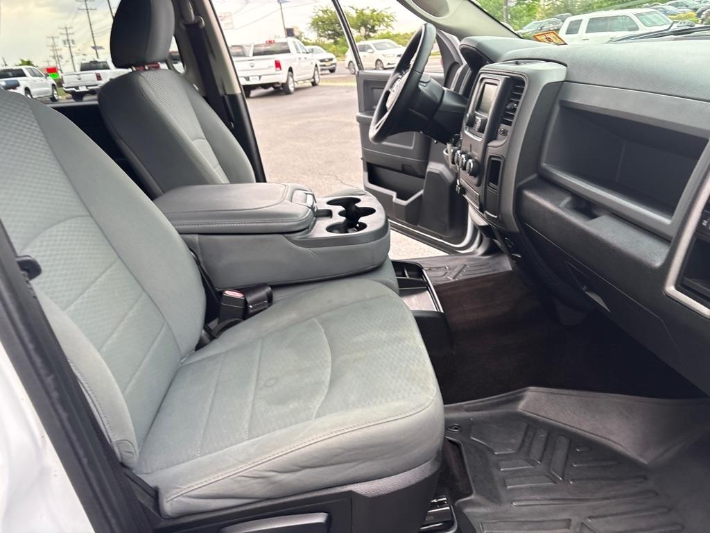 RAM 1500 2WD Crew Cab 140.5" Express 2015