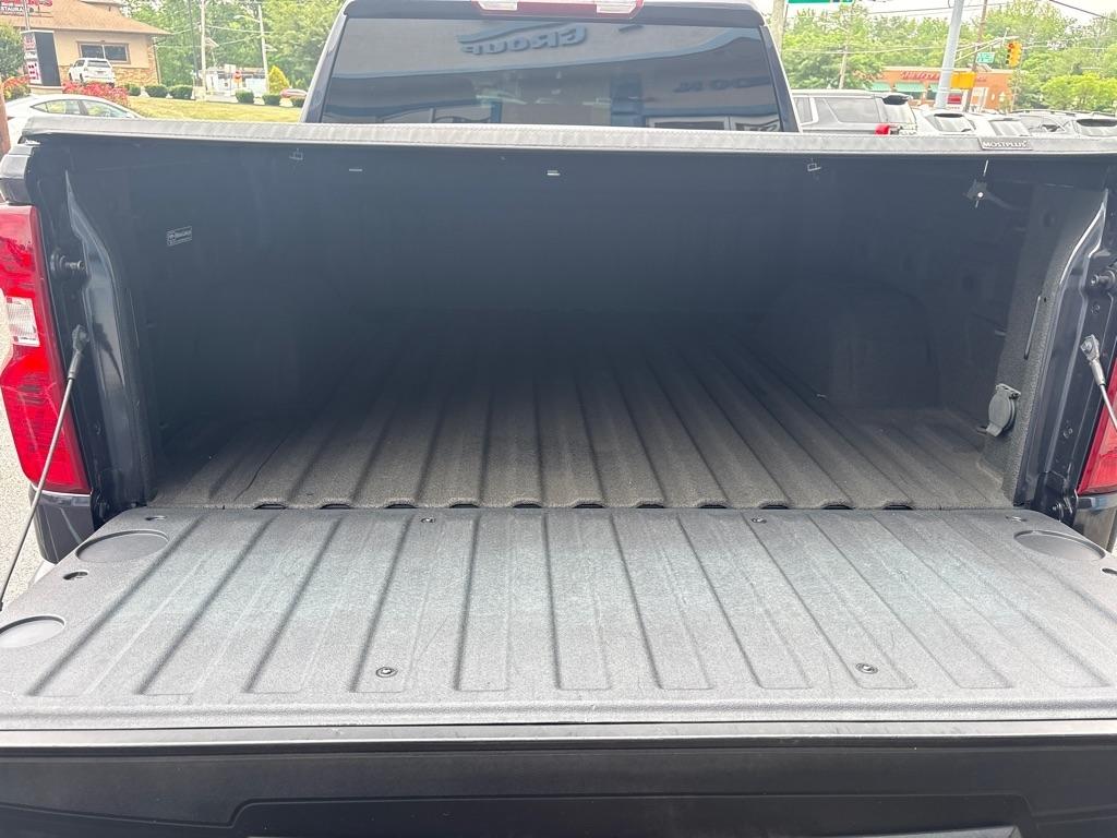 Chevrolet Silverado 1500 4WD Crew Cab 147" Custom Trail Boss 2022