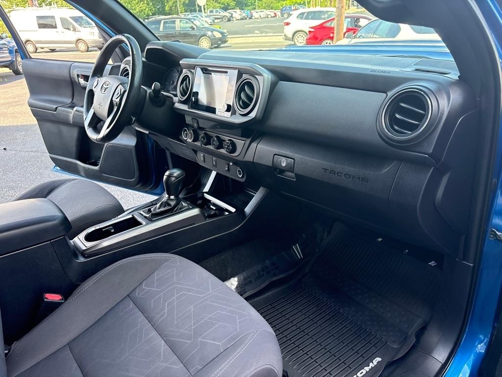 Toyota Tacoma 4WD Double Cab LB V6 AT TRD Off Road (Natl) 2016