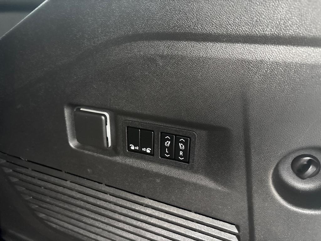GMC Yukon 4WD 4dr SLT 2021