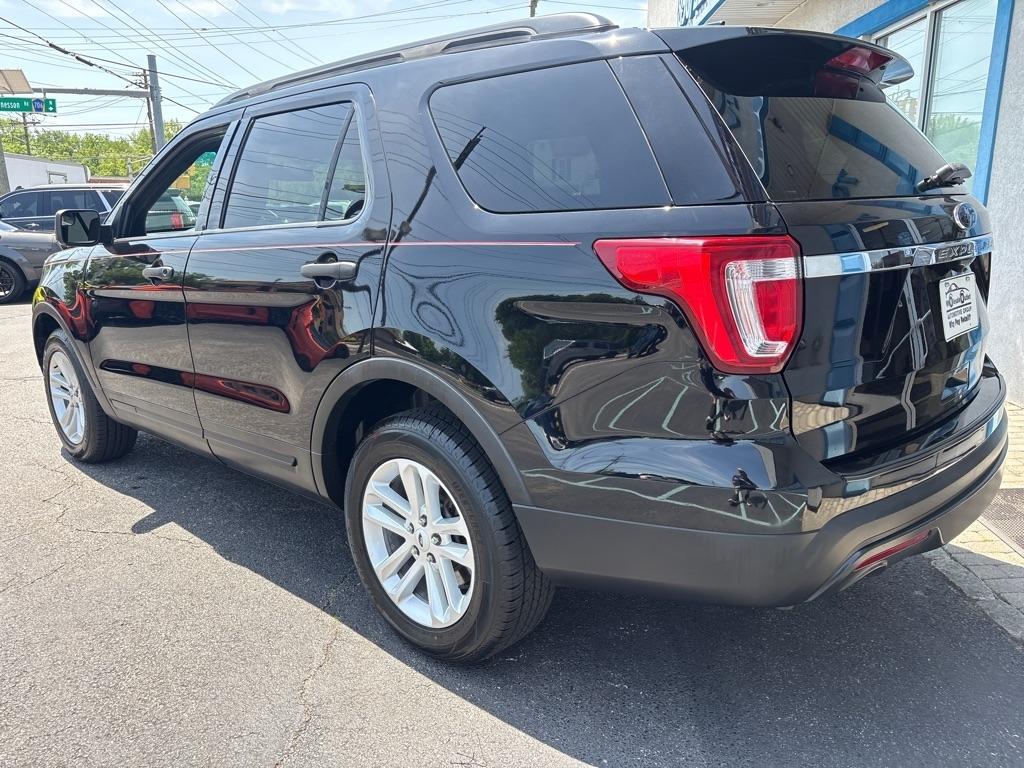 Ford Explorer Base 4WD 2017