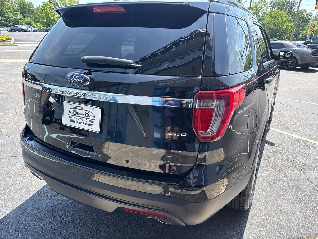 Ford Explorer Base 4WD 2017
