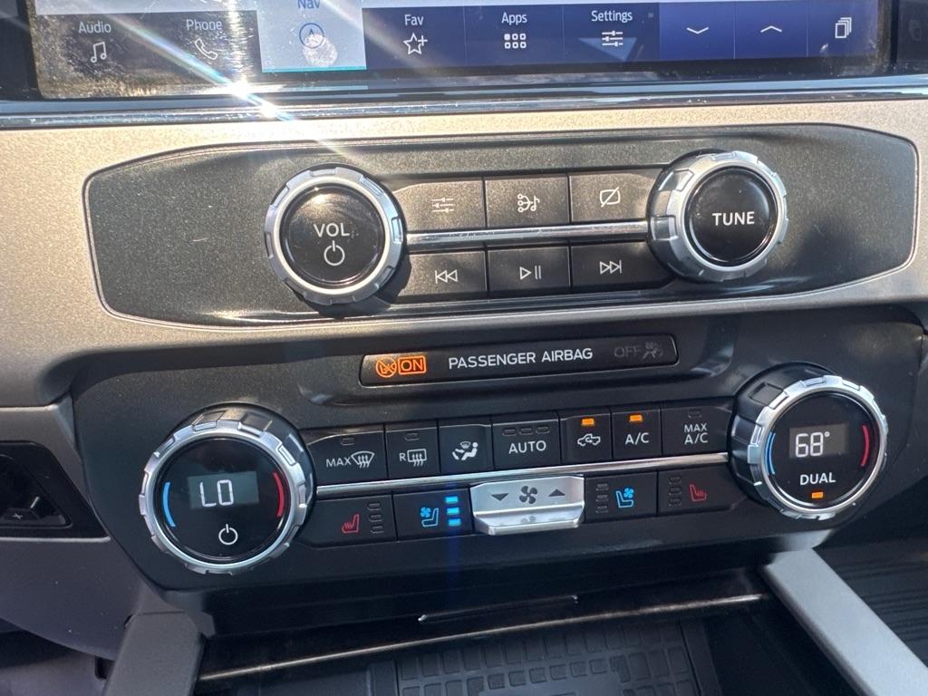 Ford Super Duty F-250 SRW King Ranch 4WD Crew Cab 8' Box 2022