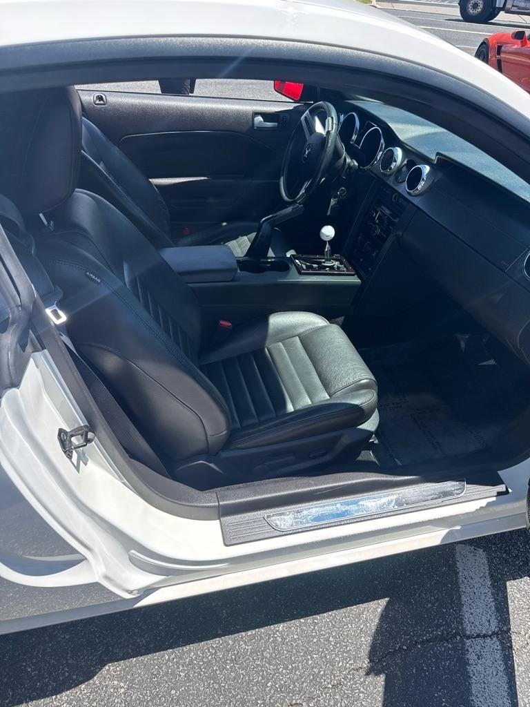 Ford Mustang 2dr Cpe GT Deluxe 2008