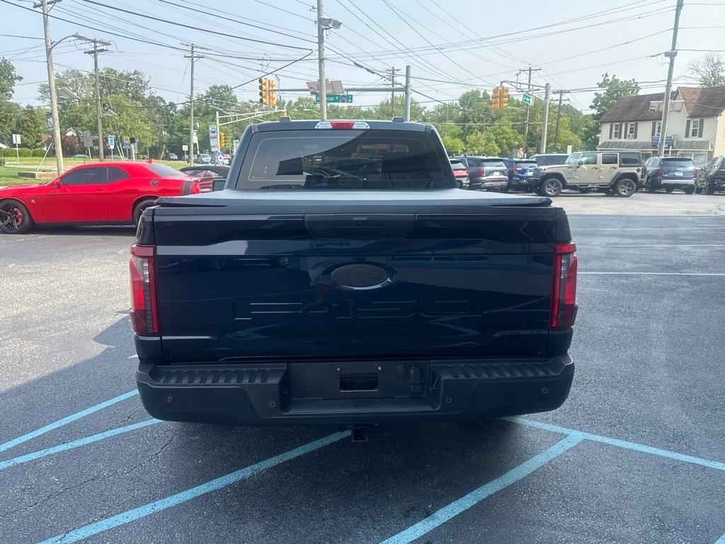 Ford F-150 XL 4WD Reg Cab 8' Box 2024