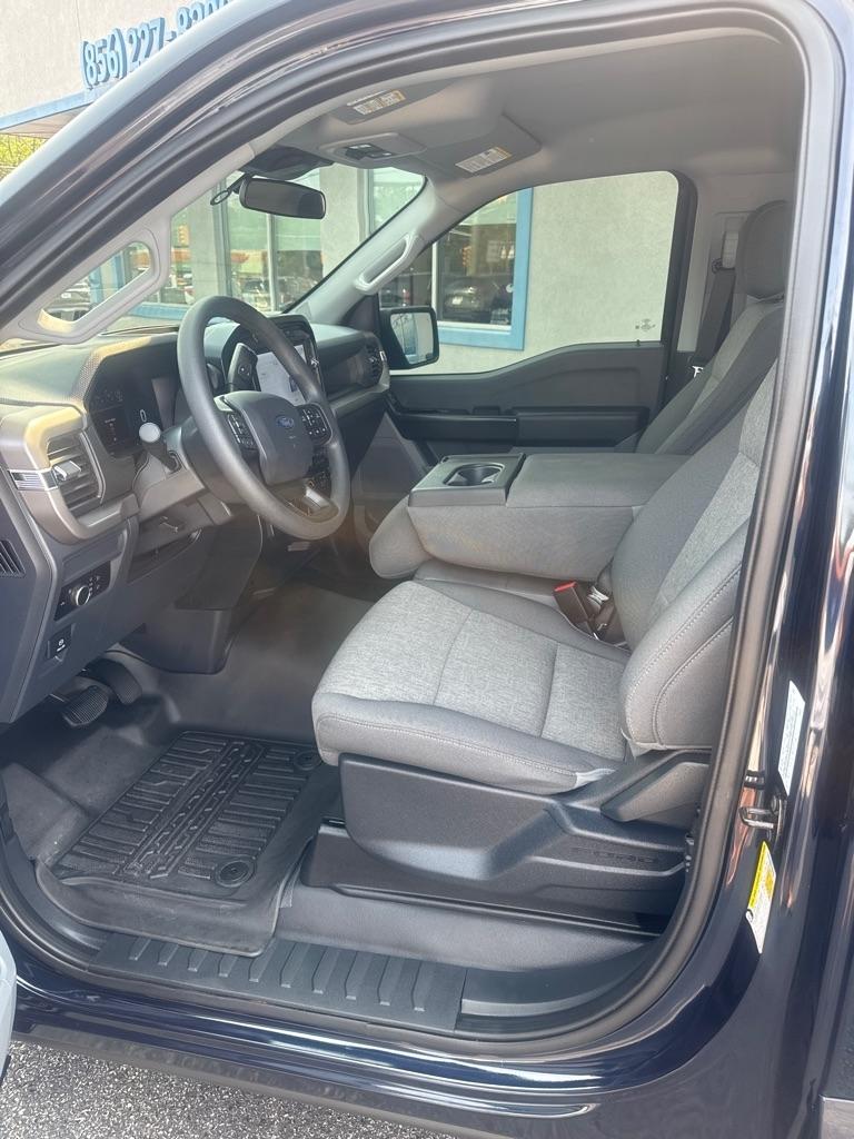 Ford F-150 XL 4WD Reg Cab 8' Box 2024