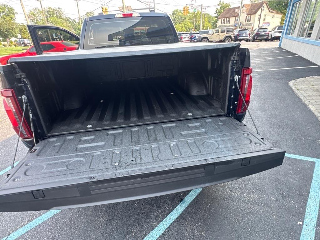 Ford F-150 XL 4WD Reg Cab 8' Box 2024