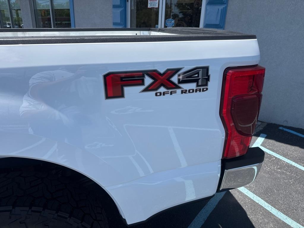 Ford Super Duty F-250 SRW King Ranch 4WD Crew Cab 8' Box 2022