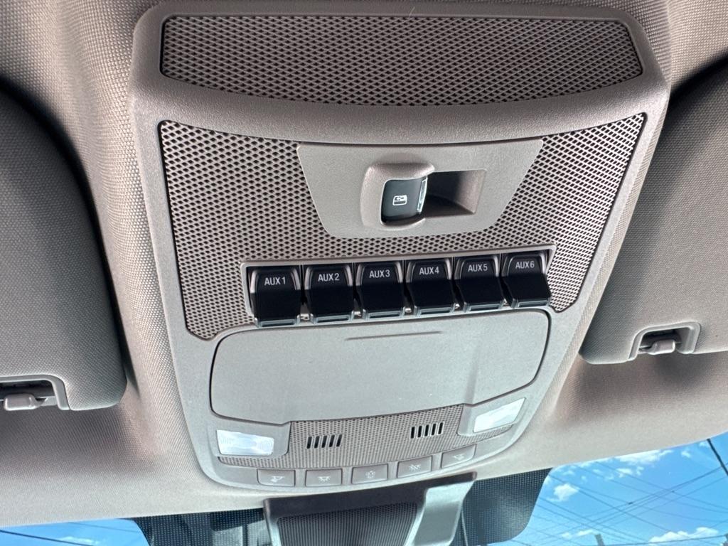 Ford Super Duty F-250 SRW King Ranch 4WD Crew Cab 8' Box 2022