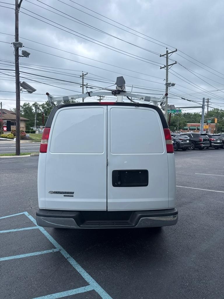 Chevrolet Express Cargo Van RWD 2500 135" 2015