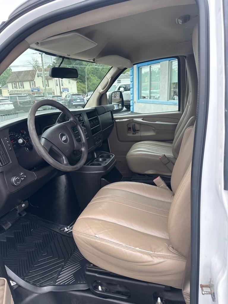 Chevrolet Express Cargo Van RWD 2500 135" 2015