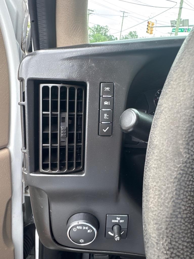 Chevrolet Express Cargo Van RWD 2500 135" 2015