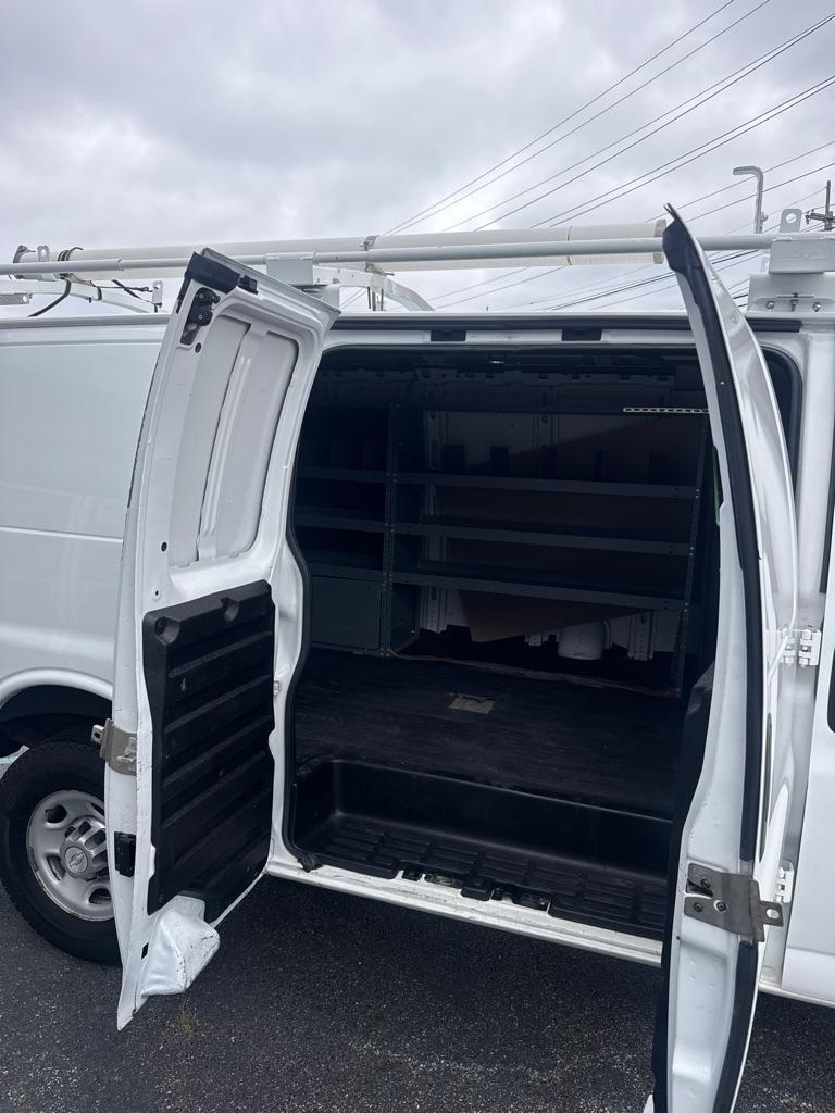 Chevrolet Express Cargo Van RWD 2500 135" 2015