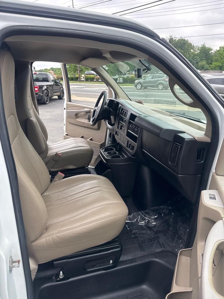 Chevrolet Express Cargo Van RWD 2500 135" 2015