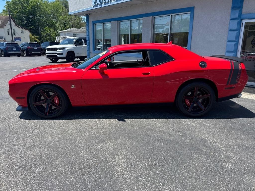 Dodge Challenger 2dr Cpe R/T Scat Pack 2016