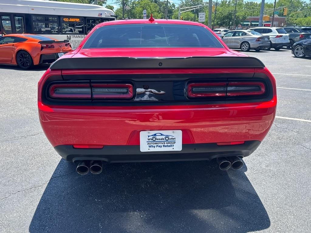 Dodge Challenger 2dr Cpe R/T Scat Pack 2016