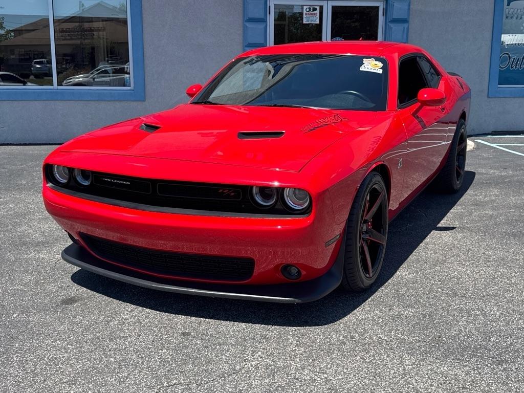 Dodge Challenger 2dr Cpe R/T Scat Pack 2016