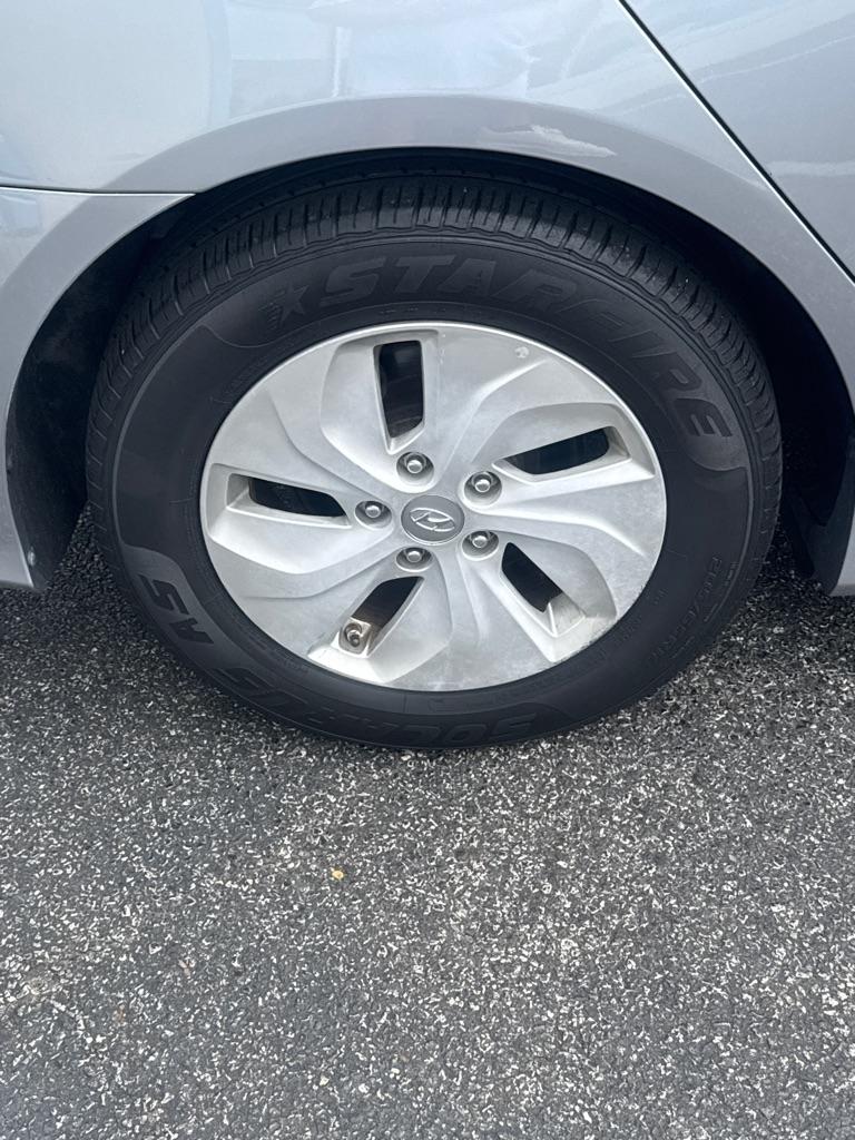 Hyundai Sonata Hybrid 4dr Sdn 2015