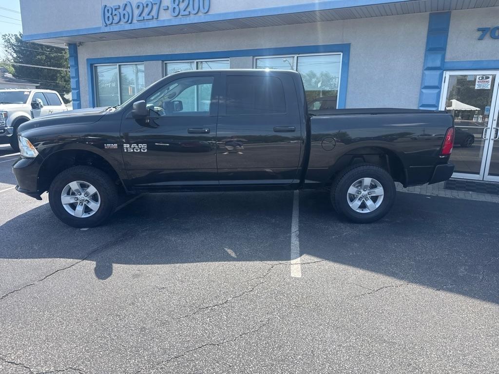 RAM 1500 Express 4x4 Crew Cab 5'7" Box 2017