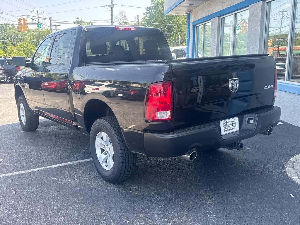 RAM 1500 Express 4x4 Crew Cab 5'7" Box 2017