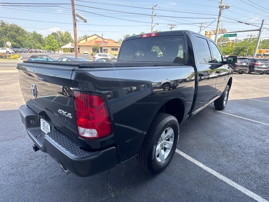 RAM 1500 Express 4x4 Crew Cab 5'7" Box 2017