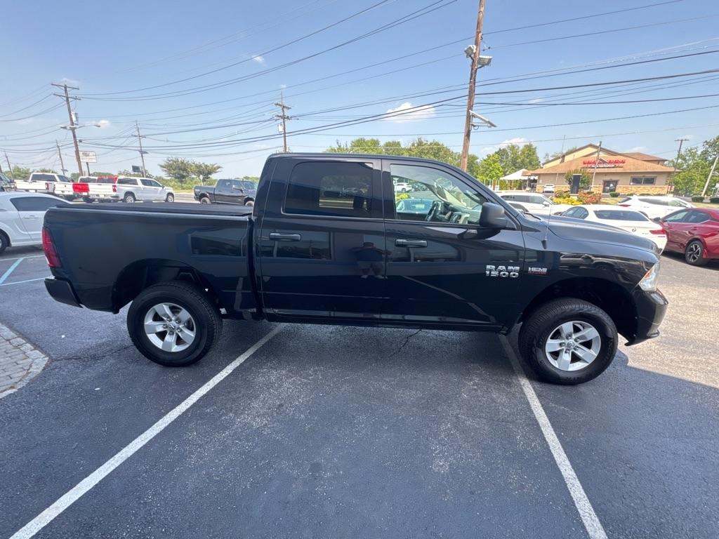 RAM 1500 Express 4x4 Crew Cab 5'7" Box 2017