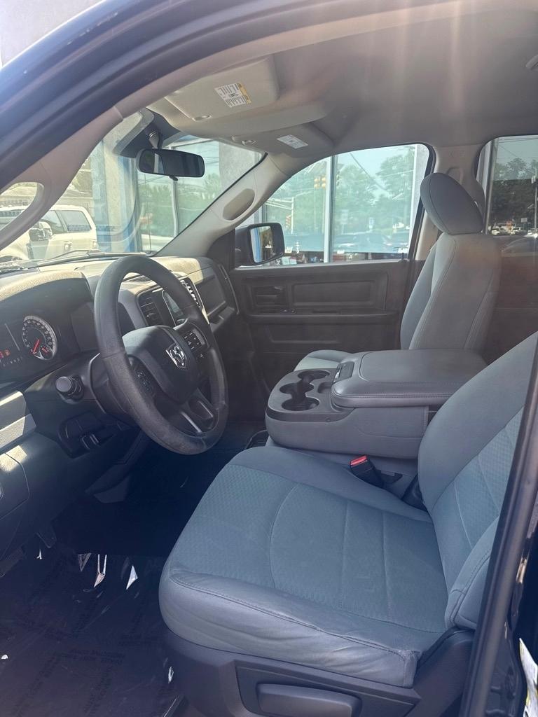 RAM 1500 Express 4x4 Crew Cab 5'7" Box 2017