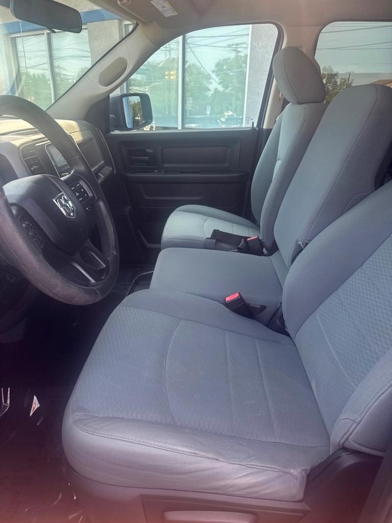 RAM 1500 Express 4x4 Crew Cab 5'7" Box 2017