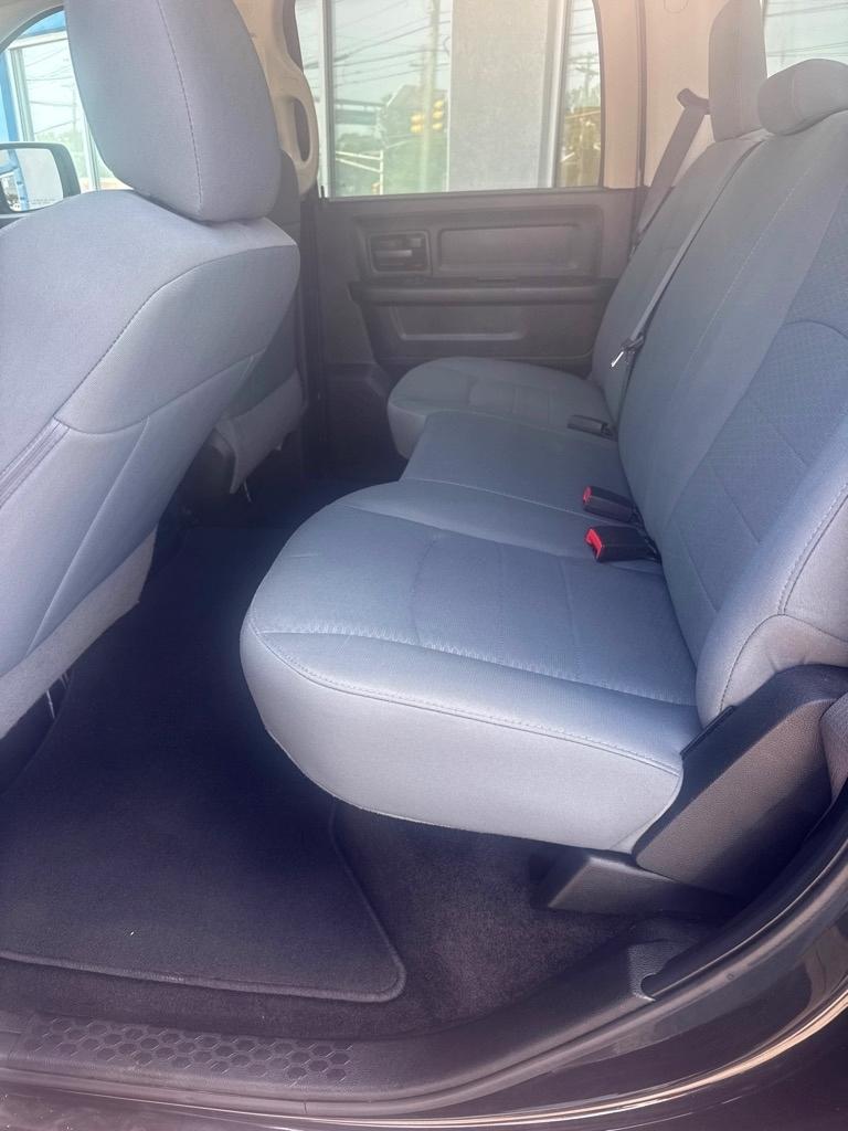 RAM 1500 Express 4x4 Crew Cab 5'7" Box 2017