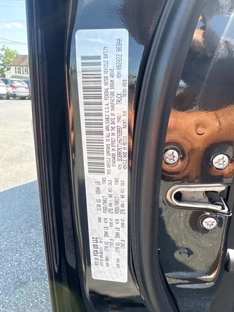 RAM 1500 Express 4x4 Crew Cab 5'7" Box 2017