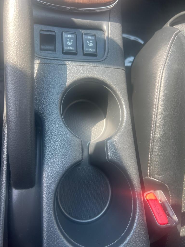 Nissan Sentra 4dr Sdn I4 CVT SL 2015