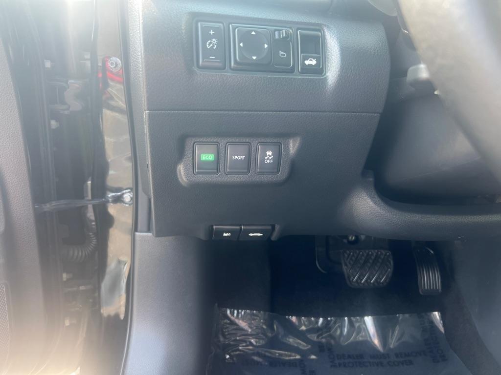 Nissan Sentra 4dr Sdn I4 CVT SL 2015
