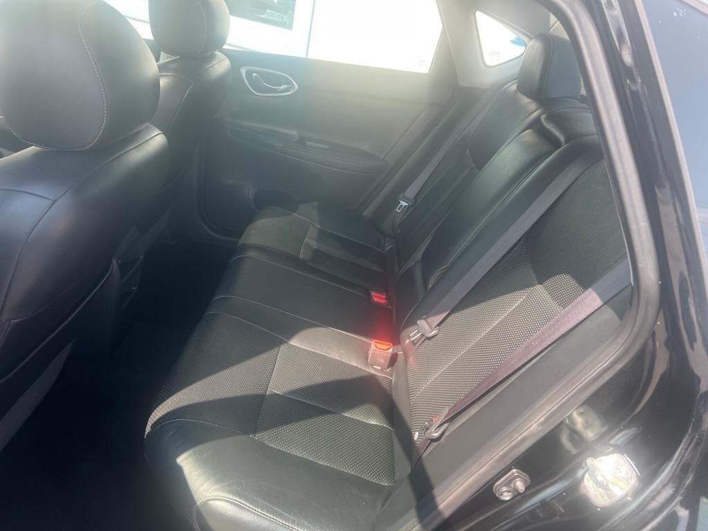 Nissan Sentra 4dr Sdn I4 CVT SL 2015
