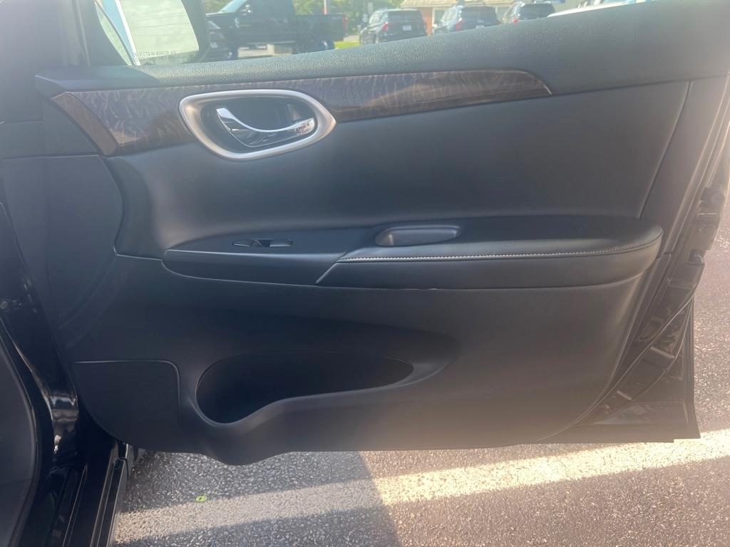 Nissan Sentra 4dr Sdn I4 CVT SL 2015
