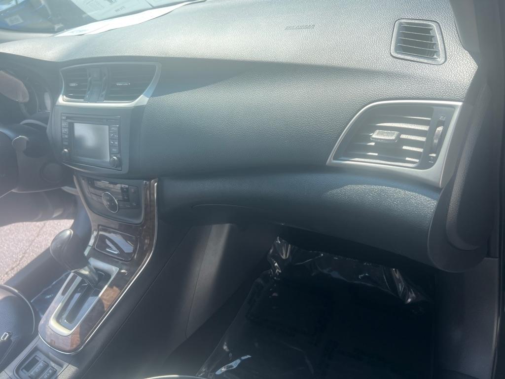 Nissan Sentra 4dr Sdn I4 CVT SL 2015
