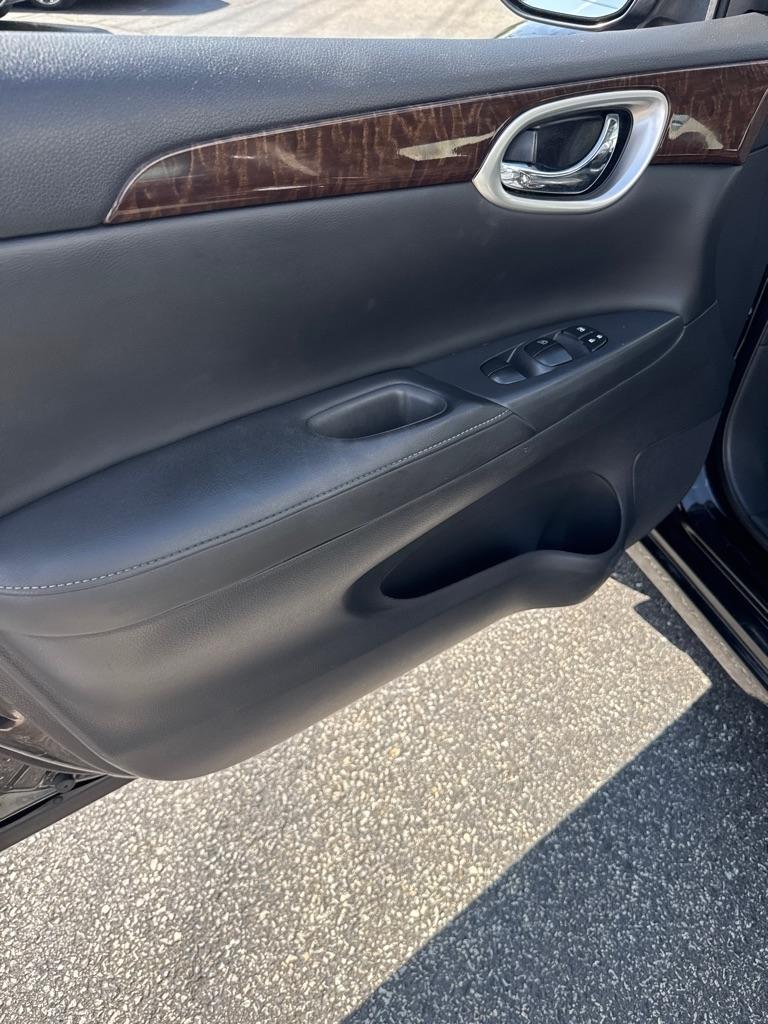 Nissan Sentra 4dr Sdn I4 CVT SL 2015