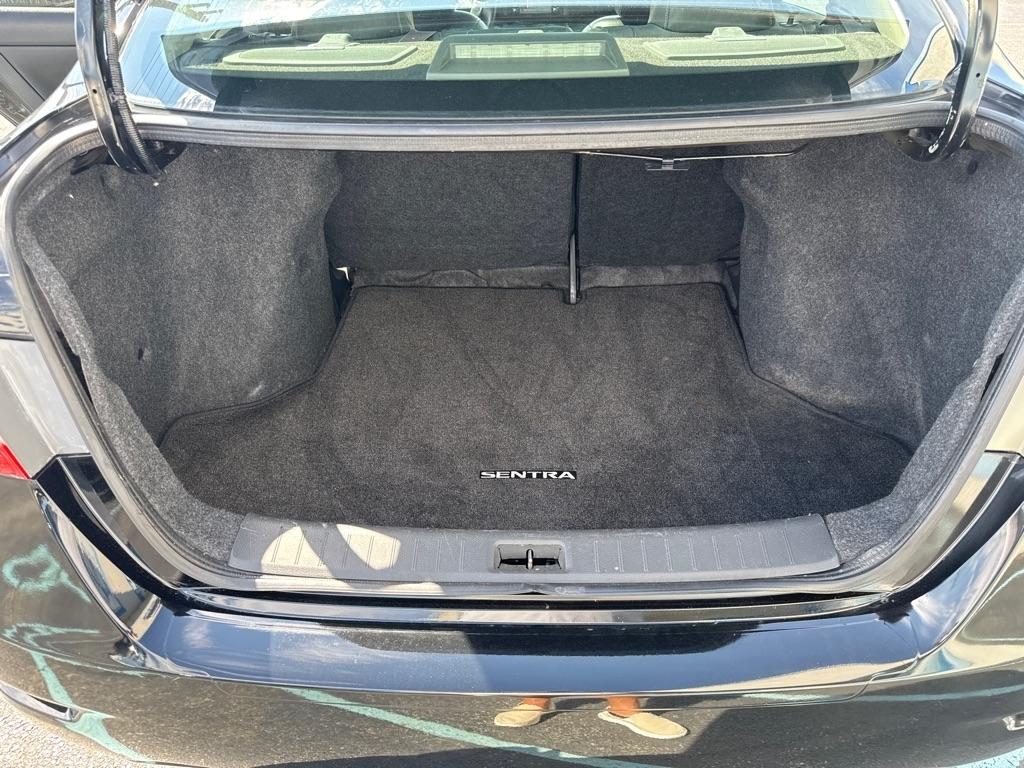 Nissan Sentra 4dr Sdn I4 CVT SL 2015