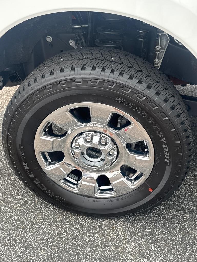 Ford Super Duty F-350 SRW Lariat 4WD Crew Cab 8' Box 2026
